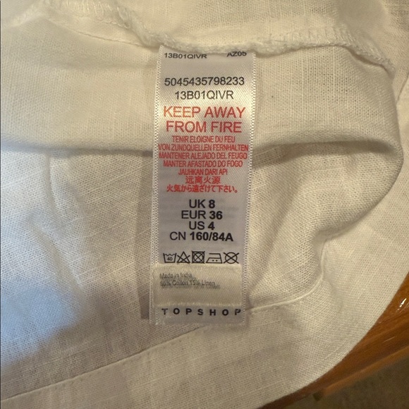 TopShop sz 4 Heart Eyelet Blouse - Picture 6 of 6